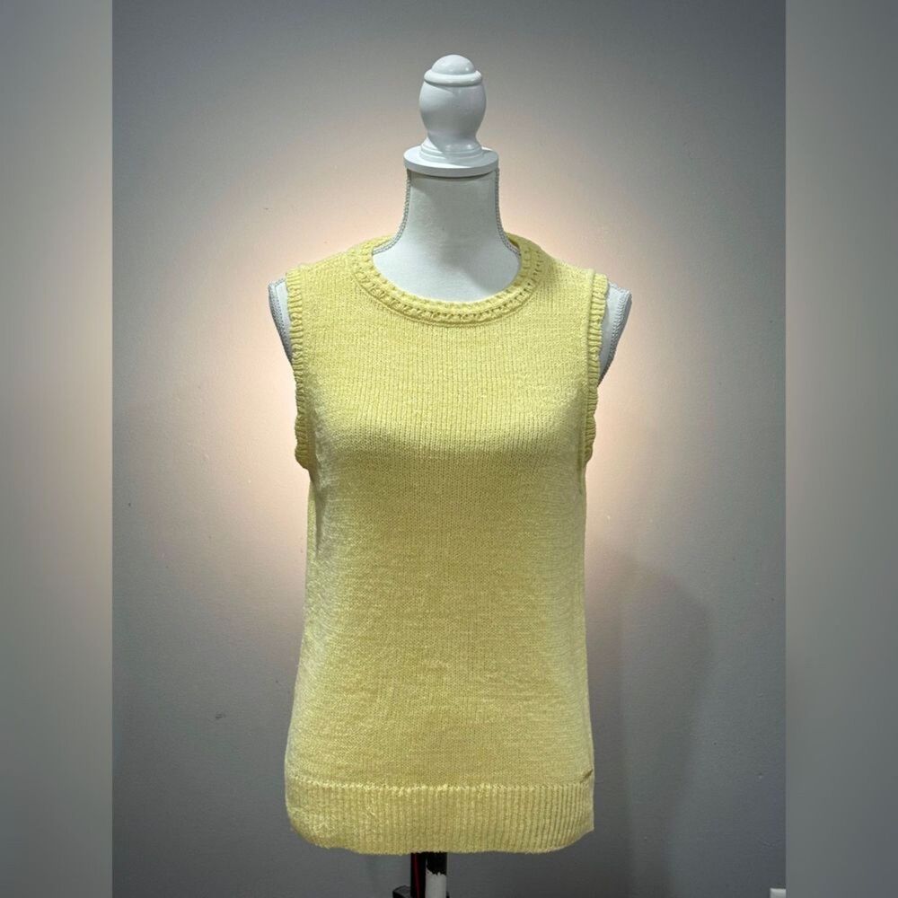 Yellow Jones New York Knit Sleeveless Sweater Size M EUC